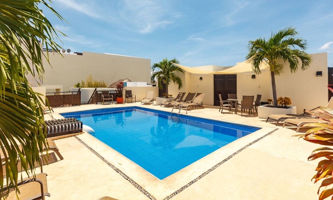 Zazil-ha Condo | Meridian Beach Condo, 200m from beach and 5th avenue, Wifi