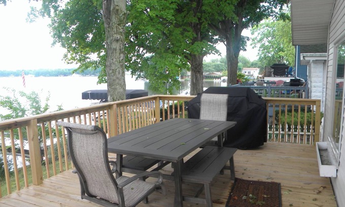 North Webster House | Mermaid Waterfront Villa with Pier on Lake Webster