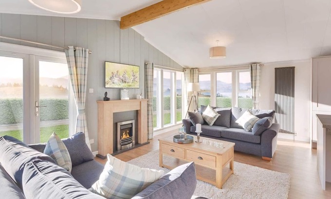 Newton Stewart House | Merrick Platinum Caravan