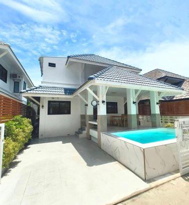 Saen Suk House | Merry house บ้านพักริมหาดบางแสน