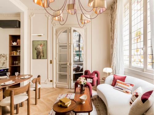 Champs-Elysees Apartment | Merveil - Signature Suite-Champs Elysees- Marignan