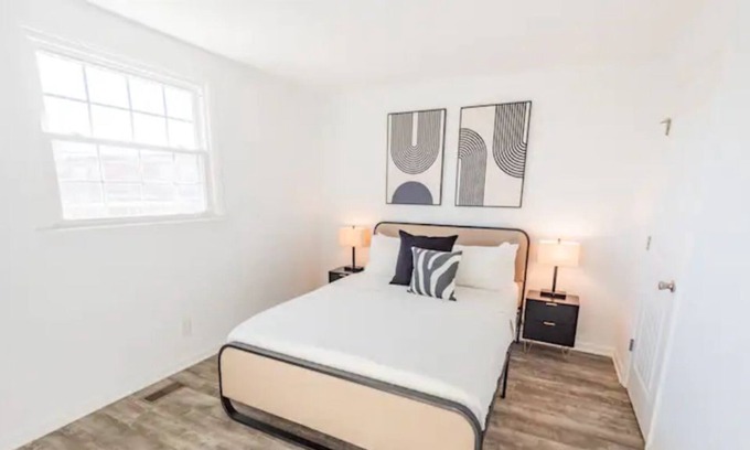 Salemtown House | *Message us for Special Winter Pricing* Townhome Unit 2