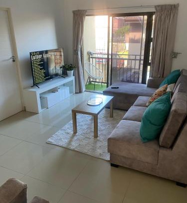 Wentworth Apartment | Meta Stays