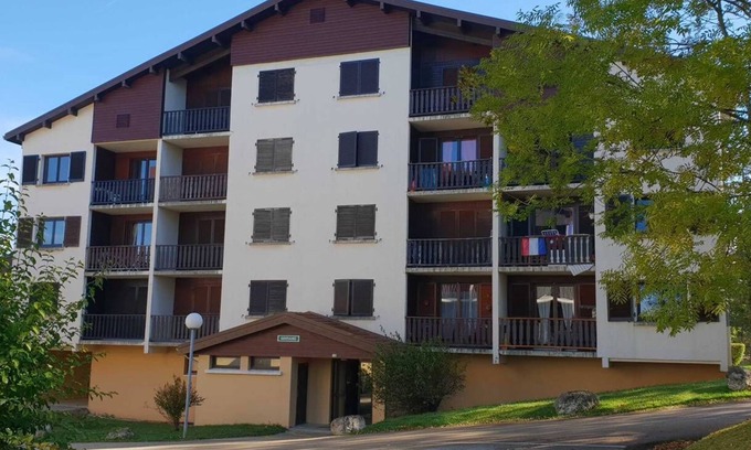 Metabief Apartment | METABIEF - Residence LES GENEVRIERS - Building Les Gentianes - 6 People