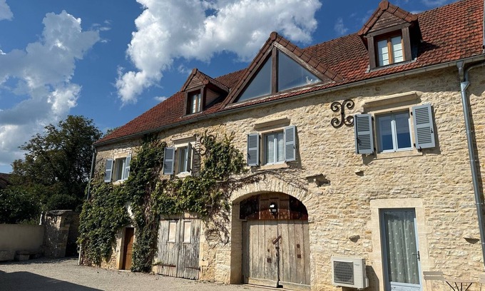Meursault House | Meursault, Burgundy - luxury renovated barn overlooking vines - ‘Le Clos’
