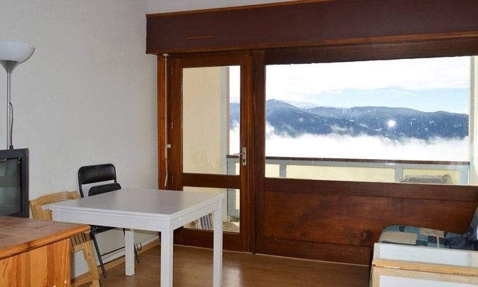 Font-Romeu-Odeillo-Via Apartment | Mezzanine studio with balcony and parking, south-facing, close to slopes, 4 pers