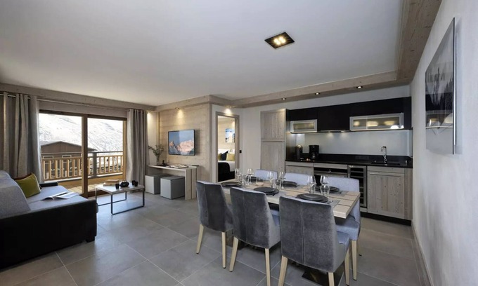 Le Grand-Bornand Apartment | MGM Hotels & Residences - Residence Le Roc des Tours * - Prestige 3-Room Apartment for 6 People with Mountain View