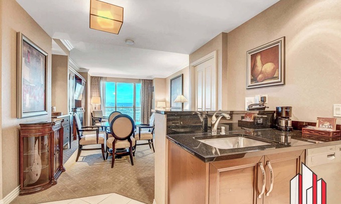 Las Vegas Condo | MGM Signature-33-714 1BR 2-Bath Balcony Suite
