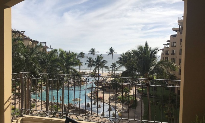 Flamingos Condo | Mi Casa Su Casa! Welcome to our home