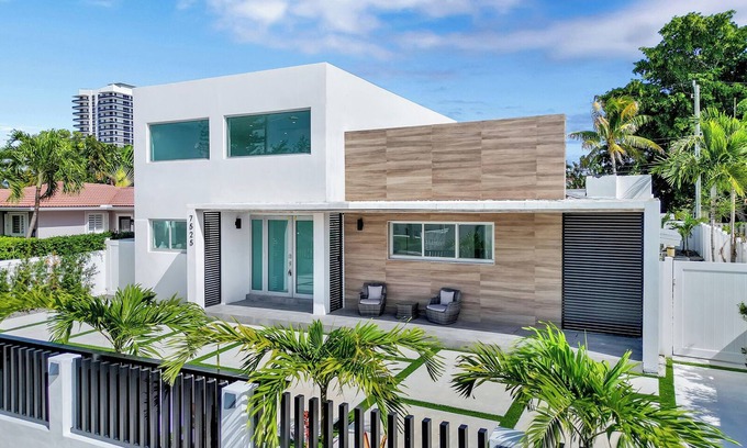 North Bay Village Villa | Miami Beach, Brickell, Ocean, Biscayne Bay, heated pool, North Bay Village