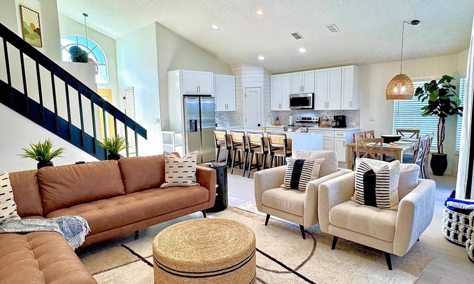 Lake Davenport Estates House | Mickey's Margarita Villa - Disney Pool Home