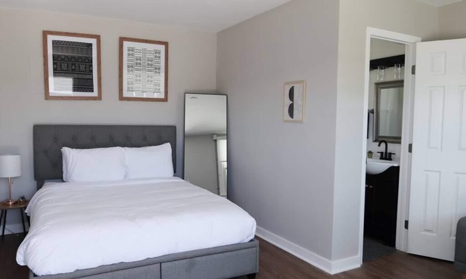 Nashville House | Micro Motel 1 Bed! Su
