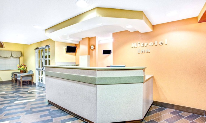 Central Newport News Hotel | Microtel Inn by Wyndham Newport News Airport