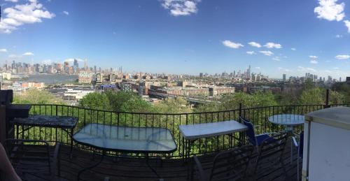 Union City Apartment | Mid-Town View 4 BR Near NYC