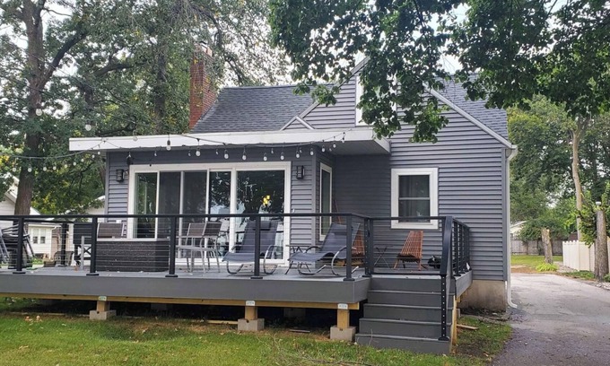 Detroit Lakes House | Middle of the Action on Detroit Lake!