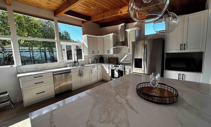 Mill Valley House | Middle Ridge Spectacular View - 5 Bedroom