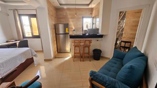 Al-'Atarin Apartment | Midpoint Raml Station (Heart of Alexandria)