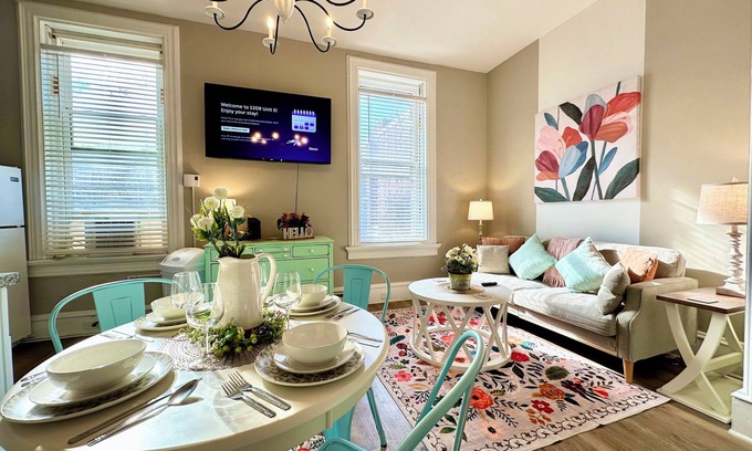Harrisburg - Hershey Apartment | Midtown Whimsical Apartment 1 Block To River- Walk To Restaurants!