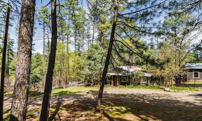 Ruidoso Cottage | Miles Hacienda | Walk to Town 2BR Hideaway