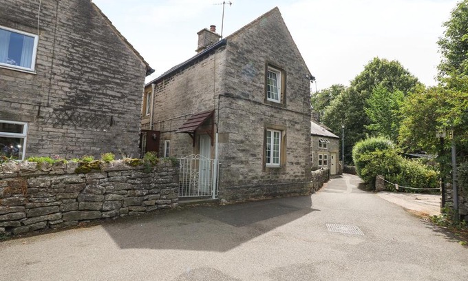 Castleton House | Mill Leat