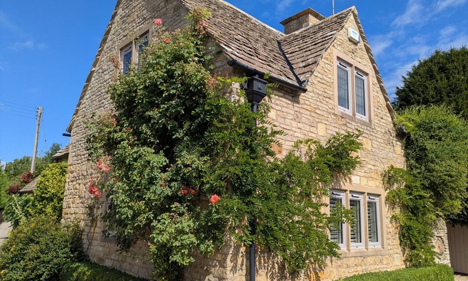 Lower Slaughter Cottage | MILL STREAM COTTAGE, family friendly in Lower Slaughter