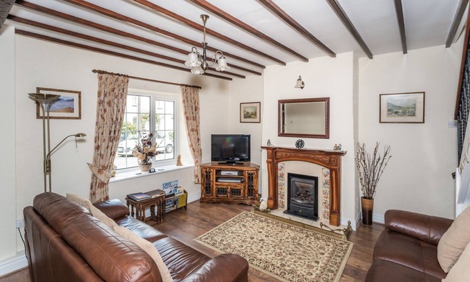 Braithwaite Cottage | Millside Cottage - a cottage that sleeps 4 guests in 2 bedrooms