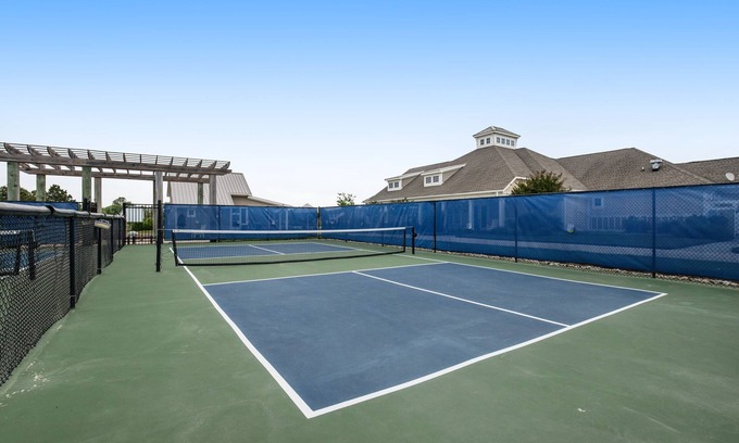 Frankford House | Millville by the Sea townhome with clubhouse, pools & wellness center access