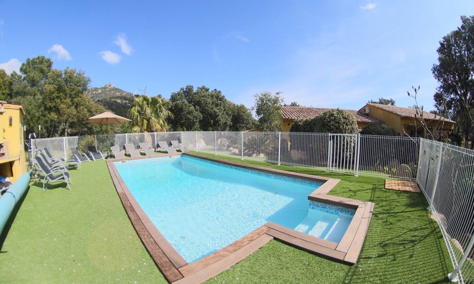 San-Gavino-di-Carbini Villa | Mini semi-detached villa in residence with heated pool, air conditioning and wifi