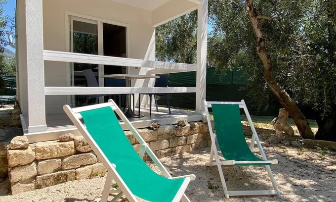 Mattinata Apartment | Minicasa Recintata Immersa in un Uliveto Secolare