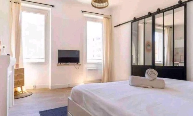 5th Arrondissement Apartment | Minimalistic style of Baille