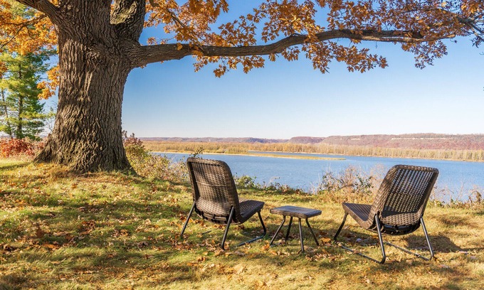 Red Wing House | MINNeSTAY* The Lakeview | Modern