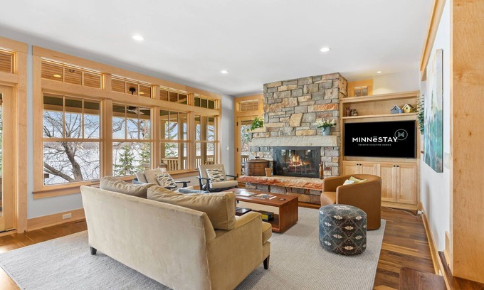 Shoreview House | MINNeSTAY* Turtle Lake Cottage | Lakefront