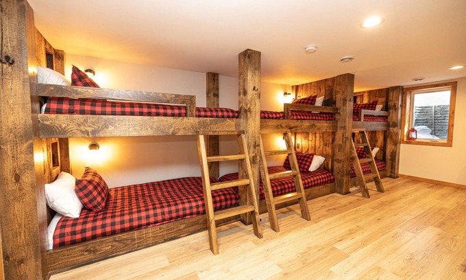 Minocqua House | Minocqua - SUMMER DATES AVAILABLE! Newly renovated & walking distance to town!