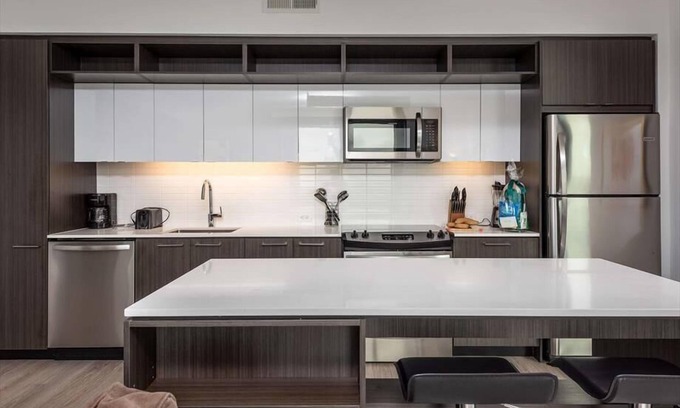 Reston Apartment | Mins from Home Depot | Reston Town Center | Heart of Reston