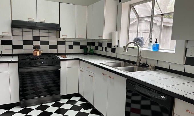 Greensboro Apartment | Mins to Downtown - Spacious Home