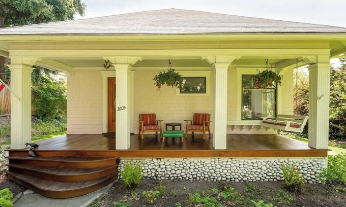 Wallingford House | Mint Julep - Southern hospitality in Seattle