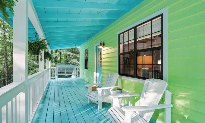 Blue Ridge House | Minutes→Downtown🎵KingnSuite🎵Dogs Welcome🎵EVnCharger