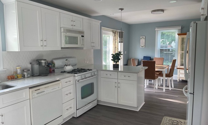 Lewiston House | Minutes from Niagara Falls in a Historic Villagen