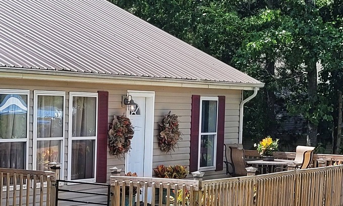 Omaha House | Minutes to Hwy. 65, close to Branson and Harrison
