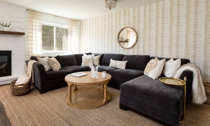 Westerly House | Minutes to the beach, private pool, and beach pass!