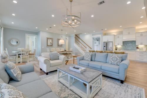 Avalon Beach Estates House | Miramar Beach Getaway with Pool Access and Fireplace!