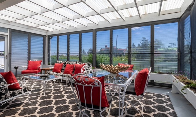North Hampton House | Miramar Escape