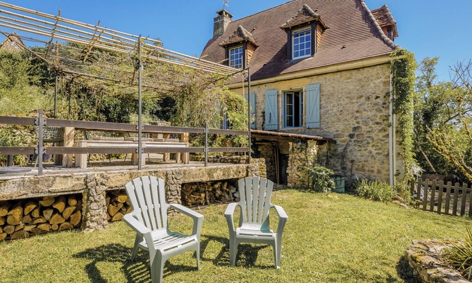 Savignac-de-Miremont Villa | Miramonde, romantic holiday home