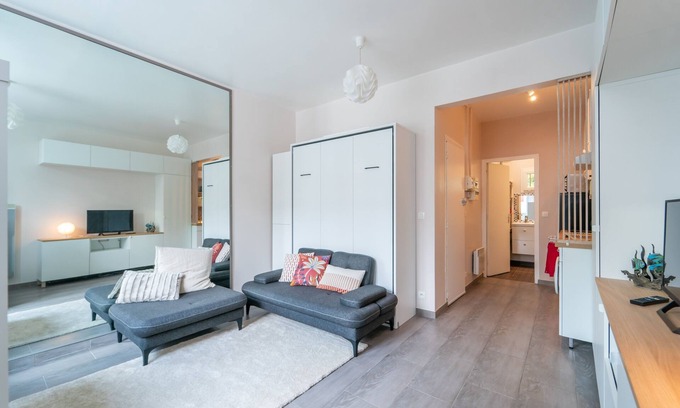 Petit-Ivry Apartment | Miroir en Lumière - Studio à 10min du 13e, Paris