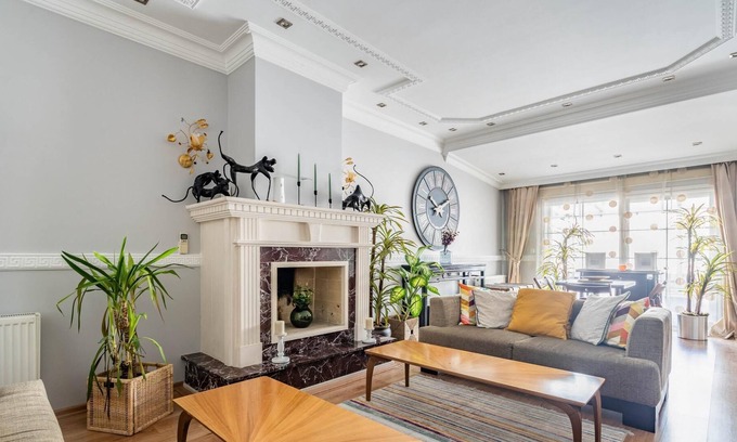 Osmanbey Apartment | Missafir Exclusive Flat with Terrace in Nisantasi