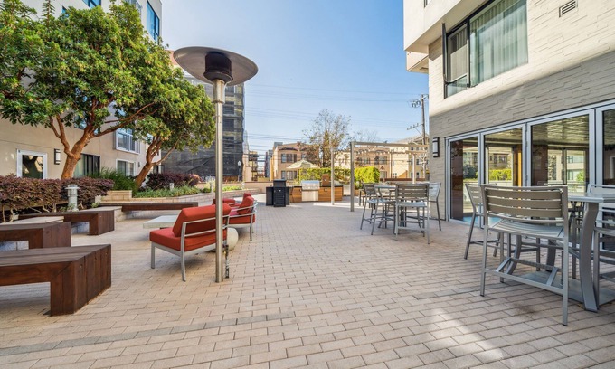 Mission District Apartment | Mission 1 BR w/Office by Anyplace - 11453