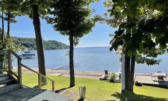 Traverse City House | Mission Point 6BR Gem | Bay Views, Private Beach