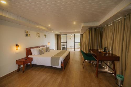 Chinnakanal Resort | Misty Courtyard Resort