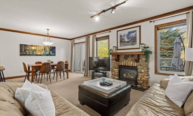 East Kootenay House | Misty Mountain Retreat | Pool/Hot Tub | Fireplace