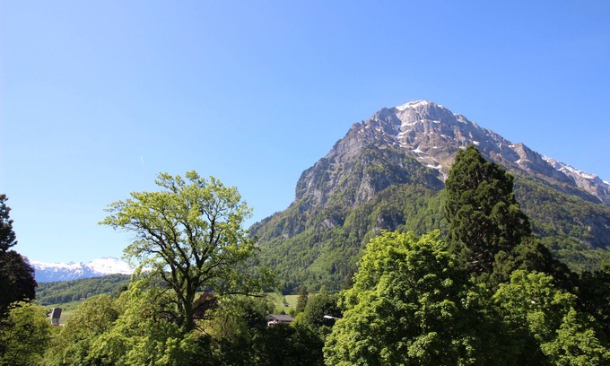 Glarus Apartment | Mitten in der kleinsten Hauptstadt der Schweiz